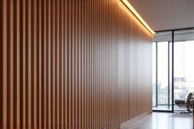 Architectonische houten wandbekleding